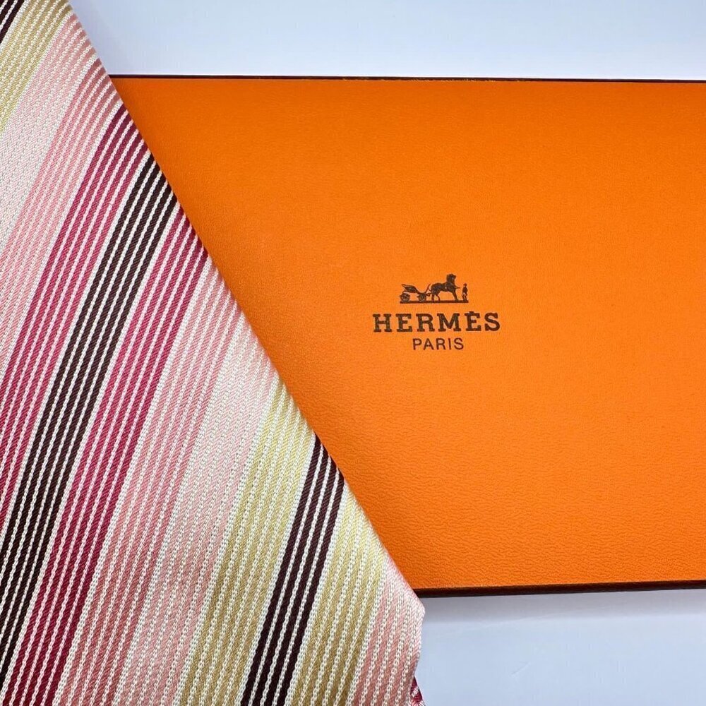Hermés Paris Men's Multicolor Pastel‎ Tie 100% Silk